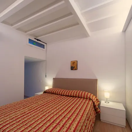 Apartment Banchi Nuovi, Modern And Cozy *